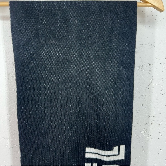 ROOTS Canada 1973 Black Blue Red White Scarf 11 x 67” - Picture 10 of 11